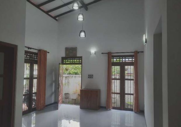 Luxury House For sale in Athurugiriya