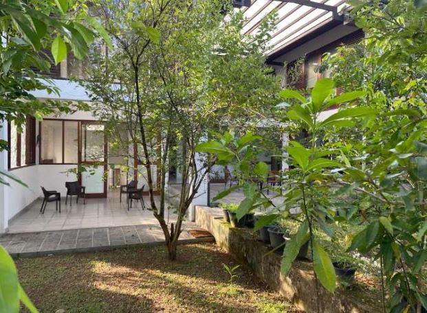 Super Luxurious Modern House for Sale in Athurigiriya