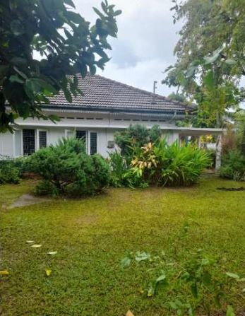 Panadura Town Land with house for sale