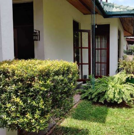 House for sale in Mount Lavinia