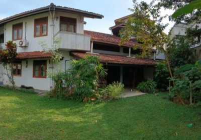 Villa for sale in Colombo 8