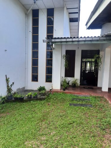 TWO STOREY HOUSE AND LAND IN BORALASGAMUWA FOR SALE
