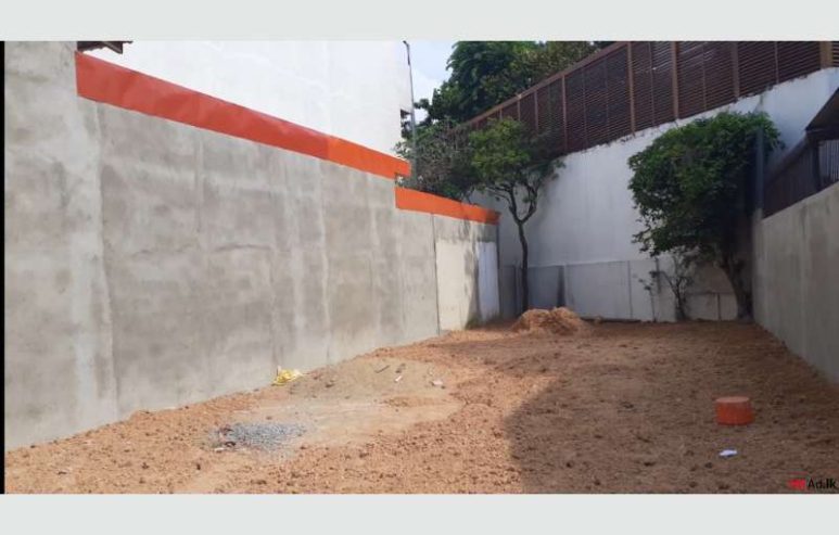 Residential/commercial Bare Land Facing Thimbirigasyaya Main Road