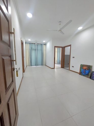 03 Rooms Unfurnished Apartment for Sale in Colombo 06