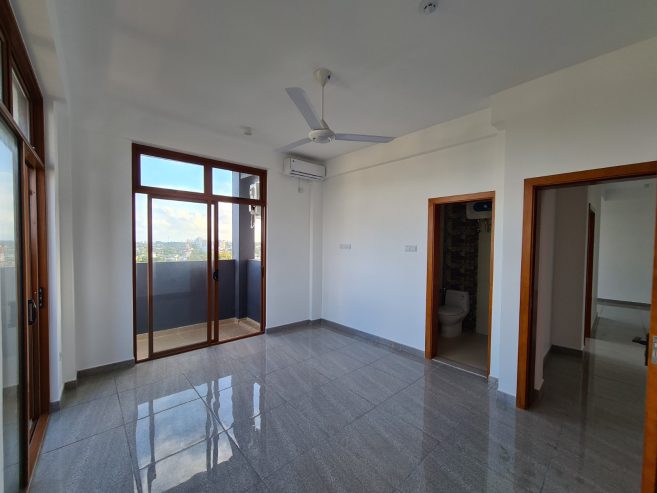 03 Rooms Unfurnished Apartment for Sale in Dehiwala