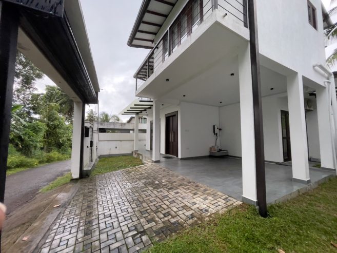 Luxury House for Sale in Homagama (Solar Electricity, AC, CCTV)